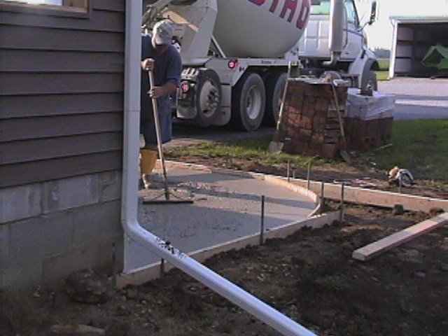 pouringconcrete4.jpg