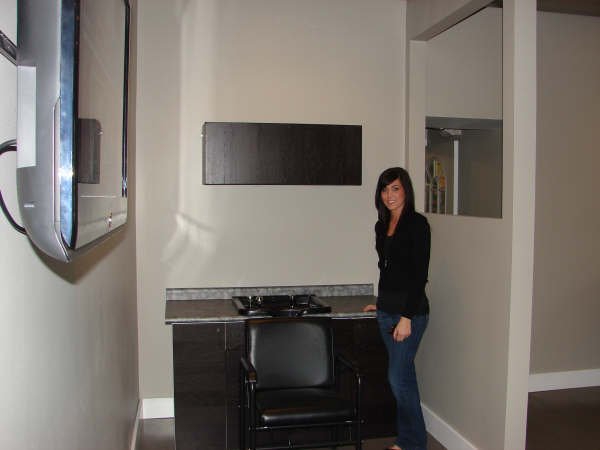 insidethesalon3.jpg
